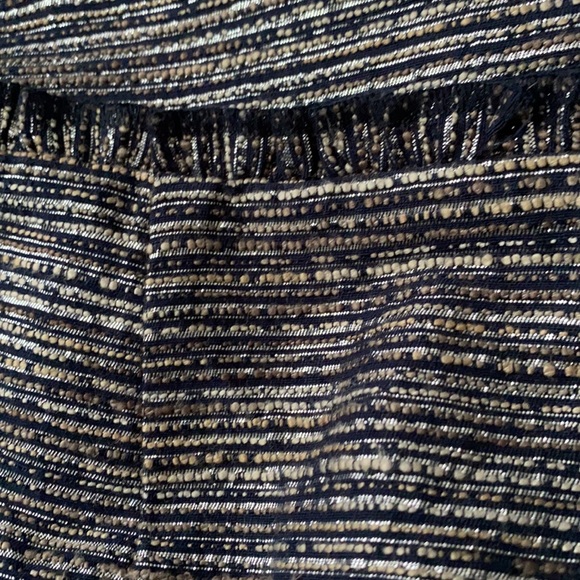 Gap women’s metallic textured skirt with pockets - Picture 9 of 11